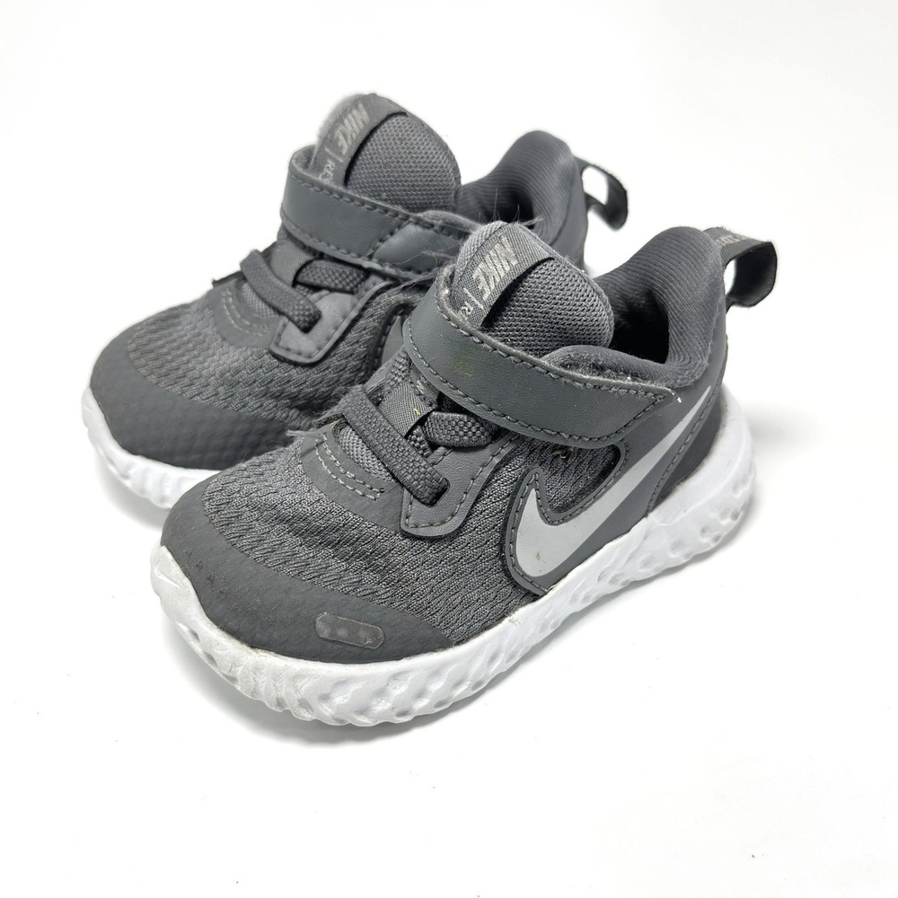 Nike Revolution 5 Toddler Shoes Grey White BQ5673-002 Athletic Sneakers